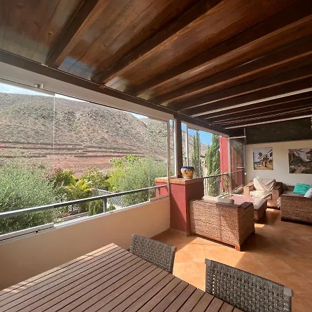 With Private Pool And Beautiful Garden *