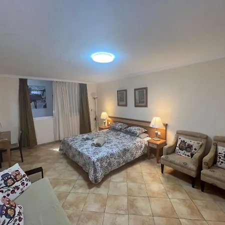 With Private Pool And Beautiful Garden *