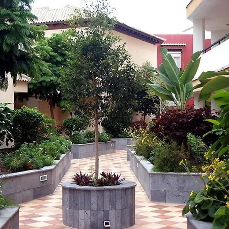 Holiday home With Private Pool And Beautiful Garden *