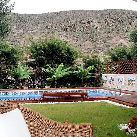 With Private Pool And Beautiful Garden Los Cristianos (Tenerife)
