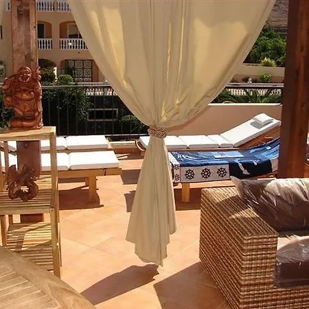 펜션 With Private Pool And Beautiful Garden