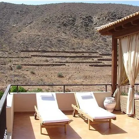 With Private Pool And Beautiful Garden 펜션 로스크리스티아노스