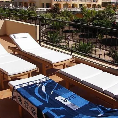 With Private Pool And Beautiful Garden 로스크리스티아노스