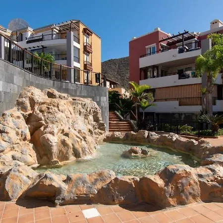 With Private Pool And Beautiful Garden *
