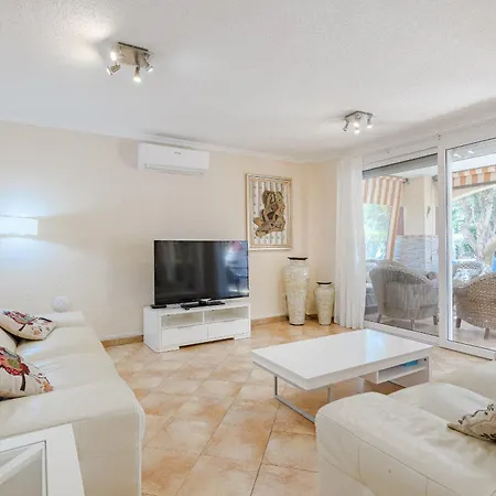 With Private Pool And Beautiful Garden Holiday home *