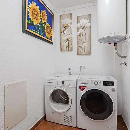 With Private Pool And Beautiful Garden Holiday home *