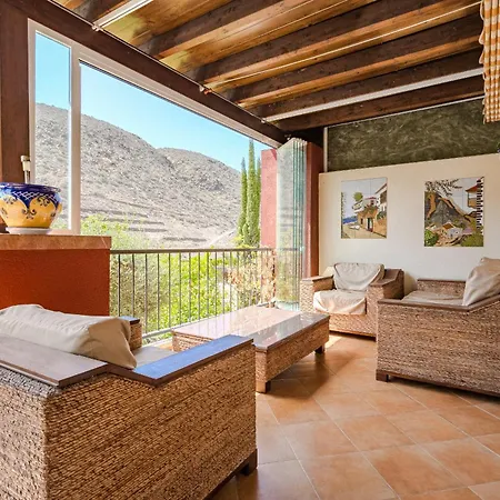 Holiday home With Private Pool And Beautiful Garden *