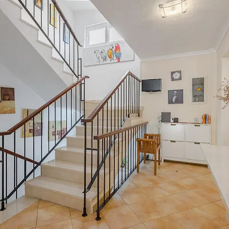With Private Pool And Beautiful Garden Los Cristianos (Tenerife)